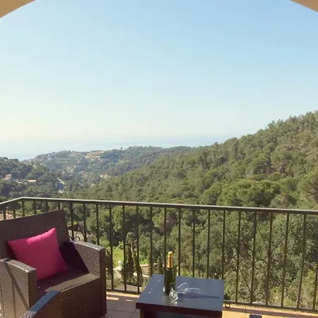 Villa Sant Eloi Sleeps 8 Pool Wifi Lloret de Mar